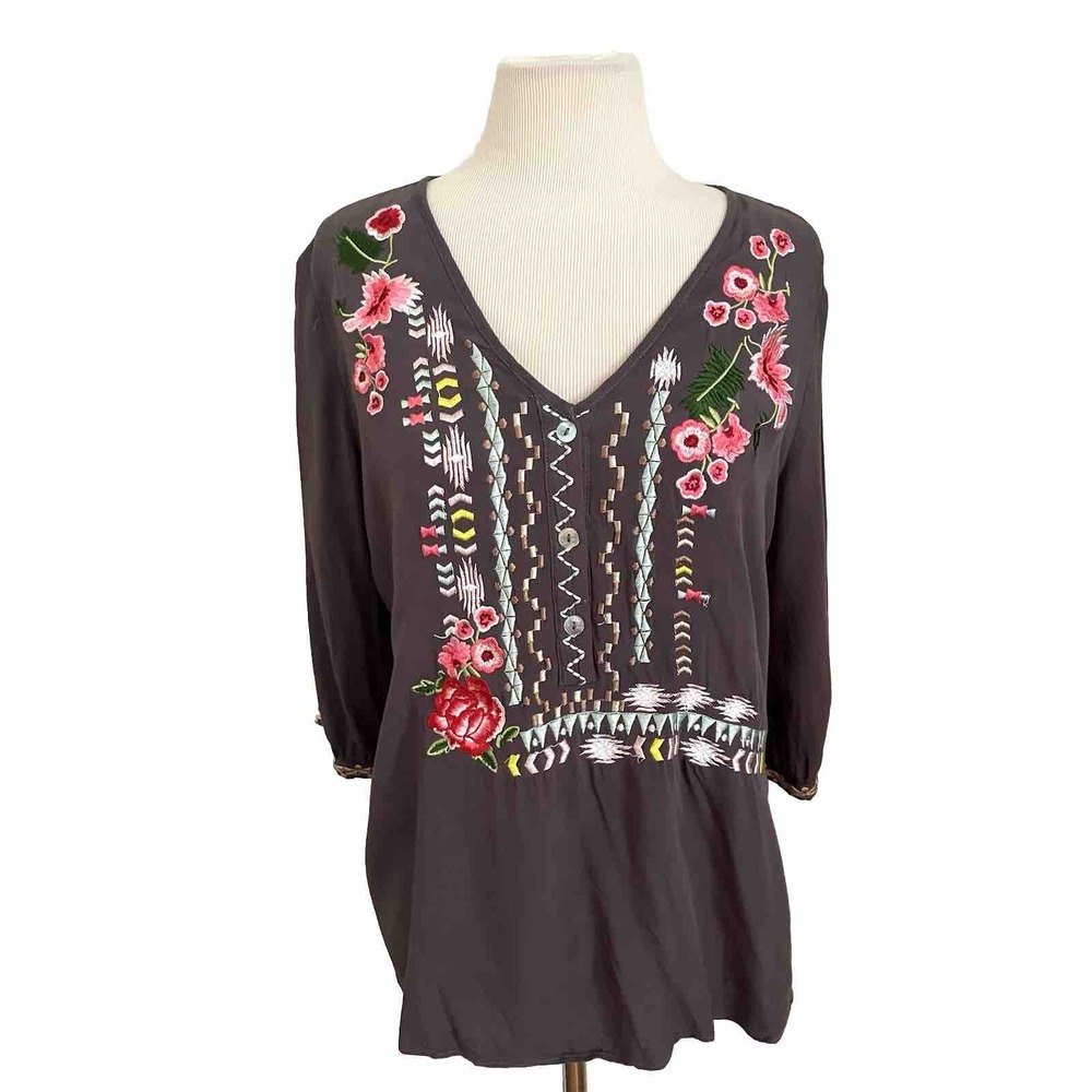 Floryday Shirt Sz S Gray Floral embroidery  Boho‎ Hippy